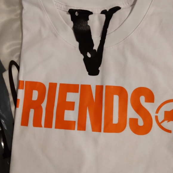 Vlone friends shirt bran new Tees Short Sleeve